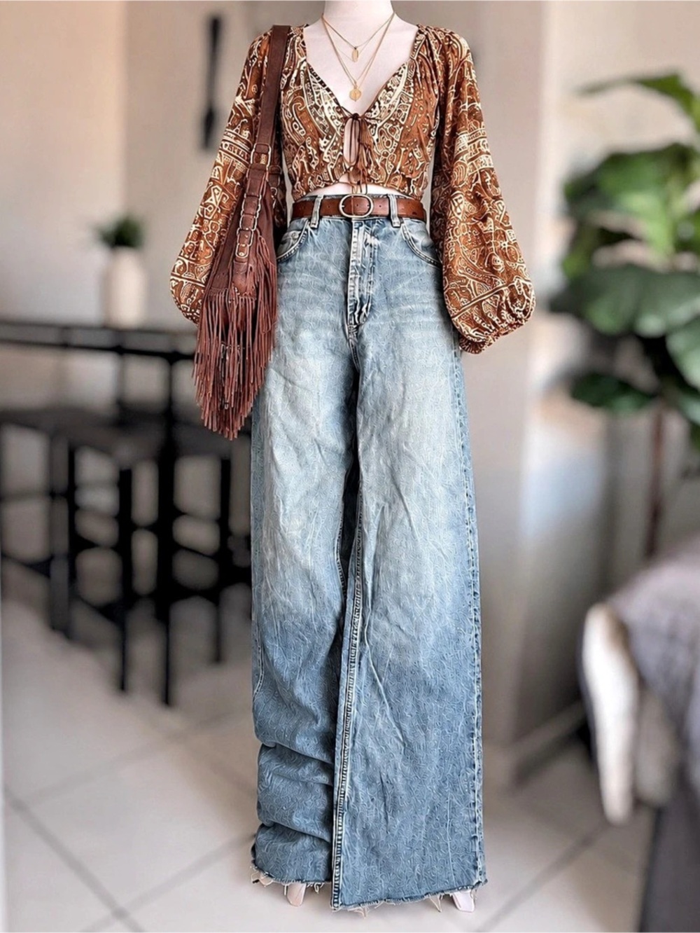 Zara Women's High Waisted Wide Leg Jeans Size 8 Distressed Raw Hem Y2K - Picture 1 of 9